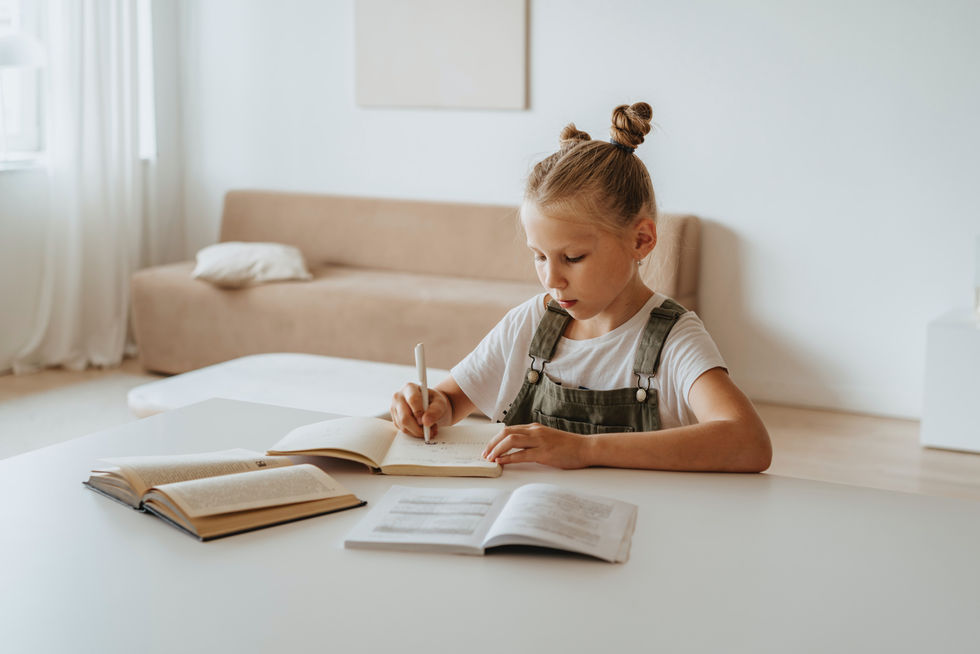 Alumna estudiando